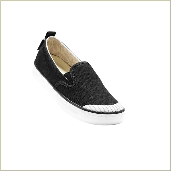  Elsa Slip-On Black Keen Women Shoes
